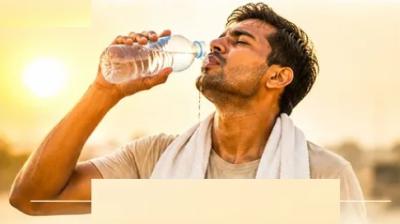 धूप से लौटने के बाद तुरंत पानी पीने की आदत पड़ सकती है भारी, जानें क्या कहते हैं एक्सपर्ट्स