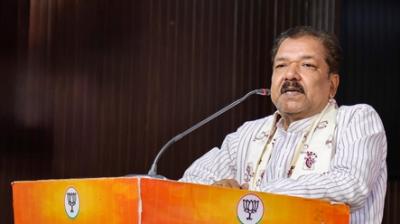 बिहार के मंत्री ने ऑनलाइन 'कॉकरोच जनता पार्टी' के चलन पर साधा निशाना