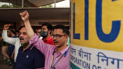 एलआईसी चौथी तिमाही में भारत की सबसे ज्यादा मुनाफा कमाने वाली वित्तीय फर्म बनी