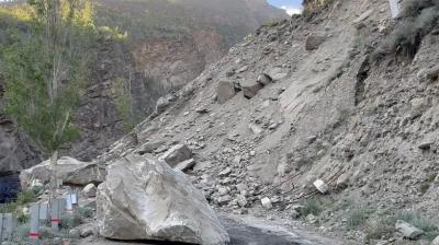 लाहौल-स्पीति में भूस्खलन: जाहलमा नाले के पास दरकी पहाड़ी, संसारी-तिन्दी-तांदी मार्ग पूरी तरह ठप