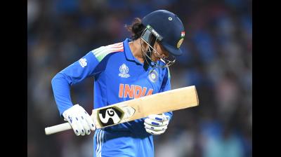 वनडे सीरीज: मंधाना-कौर ने लगाए अर्धशतक, मगर भारतीय टीम सिर्फ 214 रन पर ऑलआउट