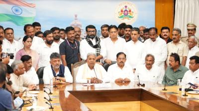 कर्नाटक के सीएम पद से इस्तीफा देने के बाद सिद्दारमैया का बयान, 'मैं अपनी आखिरी सांस तक राजनीति में रहूंगा'