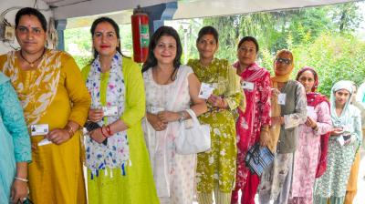 हिमाचल प्रदेश की 1,189 पंचायतों के लिए मतदान जारी, दोपहर 3 बजे तक डाले जाएंगे वोट