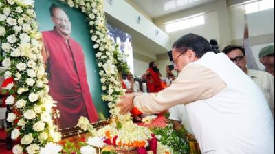 बी.सी. खंडूरी की तेरहवीं में उमड़ा जनसैलाब, नेताओं और संतों ने भी दी श्रद्धांजलि