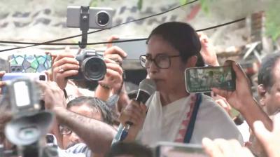 कांग्रेस ने ममता बनर्जी के धरने को अधिकार बताया तो भाजपा ने 'जनता के गुस्से का आईना'
