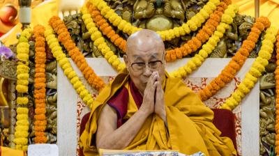 दलाई लामा कल पहुंचेंगे दिल्ली, घुटने का इलाज कराने के बाद जाएंगे लद्दाख