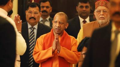 यूपी के मुख्यमंत्री योगी आदित्यनाथ के जन्मदिन पर रक्षा मंत्री राजनाथ सिंह समेत कई नेताओं ने दी शुभकामनाएं