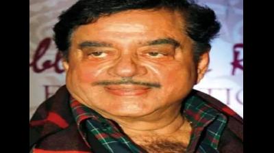 'रणवीर सिंह ही निभा सकते थे ऐसा किरदार', 'धुरंधर' देखने के बाद शत्रुघ्न सिन्हा ने की तारीफ