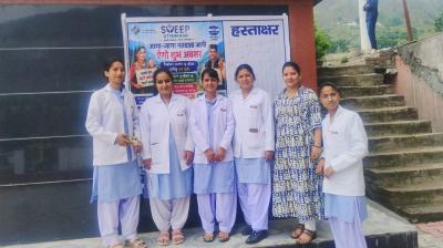 उत्तरकाशी: मतदाता जागरूकता बढ़ाने के लिए शिक्षण संस्थानों में चलाया जा रहा हस्ताक्षर अभियान