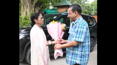 इंडिया ब्लॉक की बैठक से पहले अरविंद केजरीवाल से मिलीं ममता बनर्जी, साथ में अभिषेक बनर्जी भी रहे मौजूद