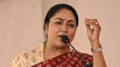मालवीय नगर अग्निकांड मामले में उत्तराखंड सीएम ने की सीएम रेखा गुप्ता से बात, निष्पक्ष जांच का मिला भरोसा