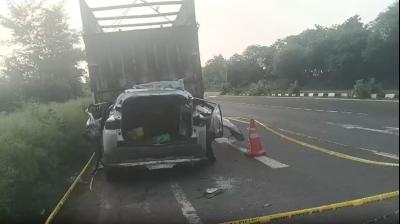 बिहार: बेगूसराय में ट्रक से टकराई कार, तीन थाना प्रभारी समेत चार लोगों की मौत