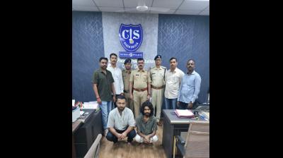 मुंबई में एयरफोर्स अफसर के घर फायरिंग और पुलिस को सोशल मीडिया पर चुनौती देने वाले दो बदमाश गिरफ्तार