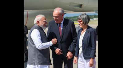 पीएम मोदी का जिनेवा में स्विटजरलैंड के राष्ट्रपति पारमेलिन ने किया स्वागत, जी-7 में शामिल होने फ्रांस जाएंगे