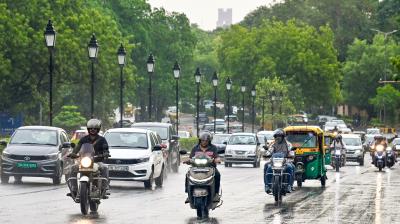 दिल्ली-एनसीआर निवासियों को गर्मी से राहत मिली, बारिश के बाद तापमान में 9 डिग्री की गिरावट