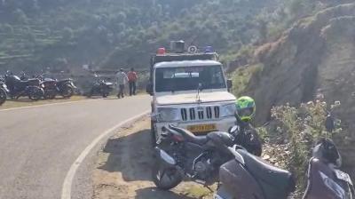 हिमाचल प्रदेश के चंबा जिले में एसयूवी खाई में गिरी, तीन महिलाओं समेत 7 की मौत