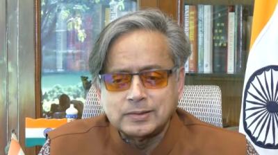 कांग्रेस सांसद शशि थरूर ने पीएम मोदी के कार्यकाल को सराहा, 'जबरदस्त वक्ता' भी बताया