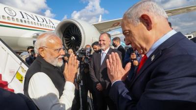 “स्पेशल स्ट्रेटेजिक पार्टनरशिप” तक पहुंचे भारत-इजरायल के र‍िश्‍ते, नेतन्याहू ने गले म‍िलकर पीएम मोदी को दी विदाई