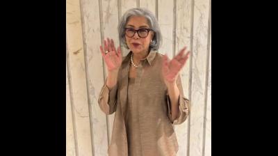 25 साल पुराने कपड़ों को आज भी आलमारी में रखी हैं जीनत अमान, बताई मजेदार वजह