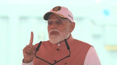 प्रधानमंत्री मोदी ने नौसेना को सौंपे तीन स्वदेशी युद्धपोत, कहा- 'स्वयं को तैयार कर रहा भारत'