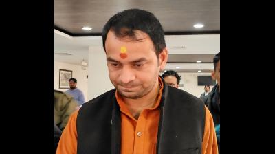 पूर्व मंत्री तेज प्रताप यादव ने पीए मोतिलाल पर लगाए चोरी के आरोप: घर से 20 लाख नकद, सोना और महंगे गैजेट्स गायब