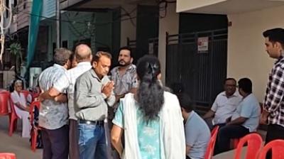 लखनऊ अग्निकांड : 'बाहर निकलने का कोई रास्ता नहीं था,' परिजनों का छलका दर्द