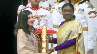 राष्ट्रपति मुर्मु ने अलका याग्निक, ममूटी समेत 65 हस्तियों को पद्म पुरस्कार प्रदान किए
