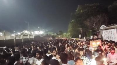 रांची के जेएससीए स्टेडियम में झारखंड टी-20 फाइनल के दौरान भारी भीड़ से मची भगदड़, कई घायल