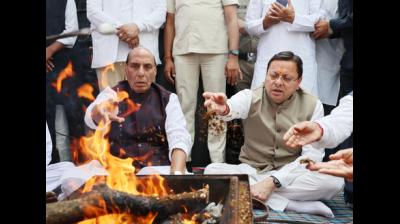 उत्तराखंड: रक्षा मंत्री राजनाथ सिंह, सीएम धामी ने जसपाल राणा को श्रद्धांजलि दी