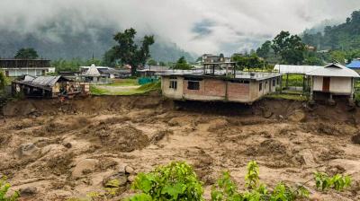 अरुणाचल फ्लैश फ्लड: 4 लापता लोगों की तलाश जारी, असम ने निचले इलाकों पर असर को लेकर जारी किया हाई अलर्ट