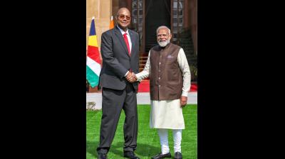 सेशेल्स के लिए रवाना हुए पीएम मोदी, बोले- समुद्री सहयोग और हिंद महासागर क्षेत्र में सुरक्षा को मिलेगा बढ़ावा
