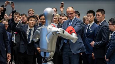 जर्मन चांसलर फ्रेडरिक मर्ज ने यूनिट्री रोबोटिक्स का दौरा किया